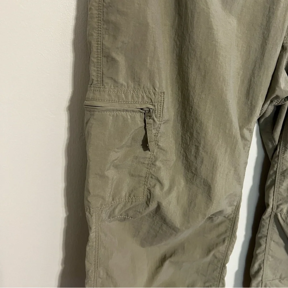 The North Face Women’s Cargo Hiking Capris Olive Green size 4